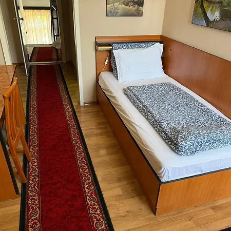 Khotel Krista