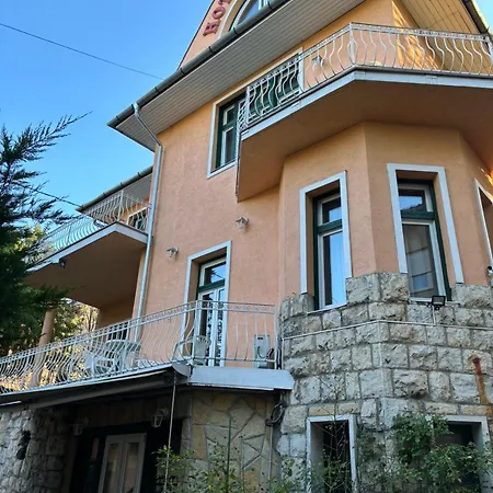 Khotel Krista 3*
