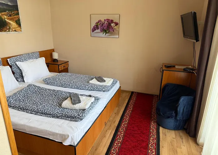 Hotel Khotel Krista 3*