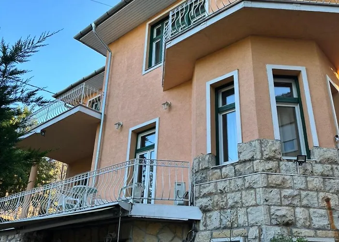 Khotel Krista 3*
